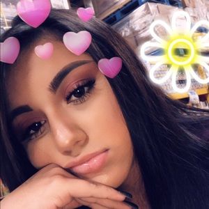 Meet your Posher, Alicia